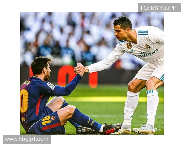 足球巨星转会风云：梅西与C罗新征程揭幕